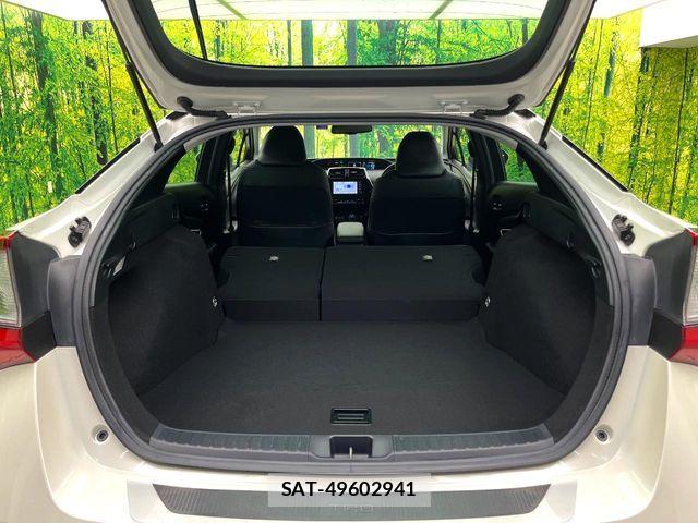Toyota PRIUS 2019-04 8337422-10
