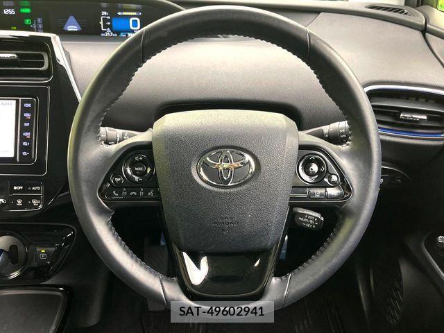 Toyota PRIUS 2019-04 8337422-11