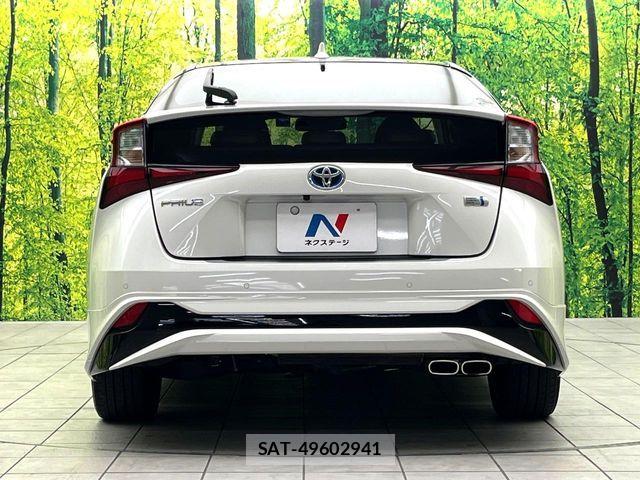 Toyota PRIUS 2019-04 8337422-15