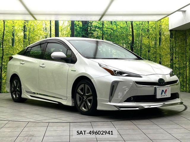 Toyota PRIUS 2019-04 8337422-16