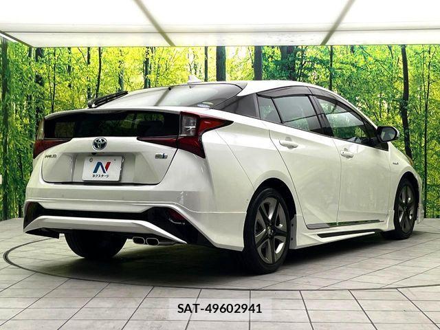 Toyota PRIUS 2019-04 8337422-17