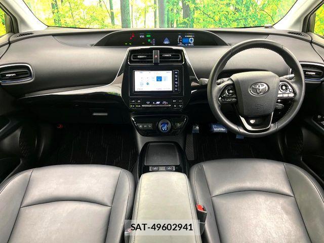 Toyota PRIUS 2019-04 8337422-1