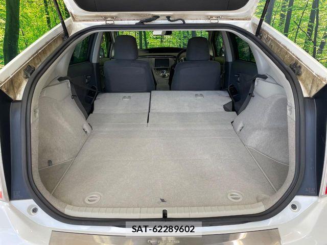 Toyota PRIUS 2011-08 8337462-10