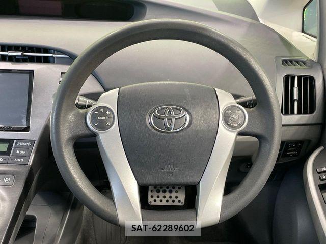 Toyota PRIUS 2011-08 8337462-11
