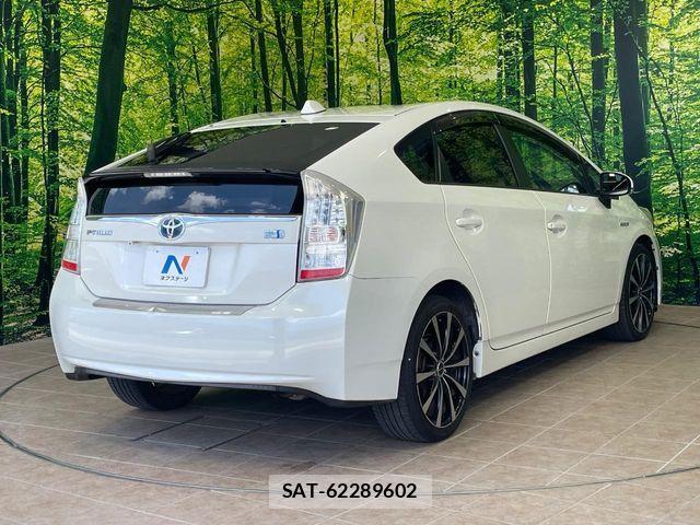 Toyota PRIUS 2011-08 8337462-17