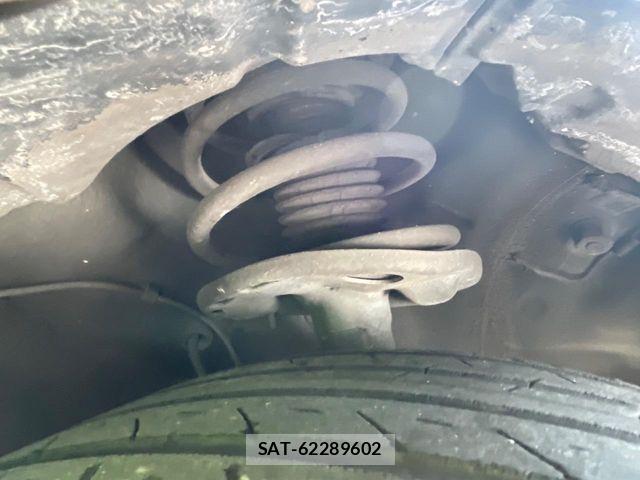 Toyota PRIUS 2011-08 8337462-19