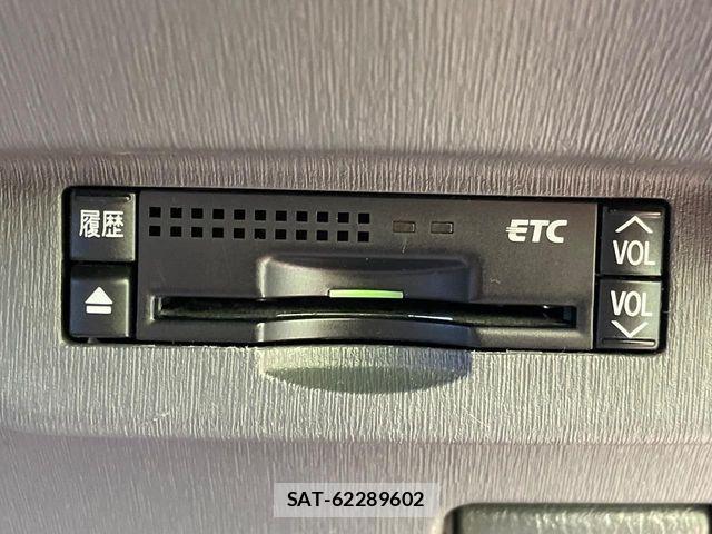 Toyota PRIUS 2011-08 8337462-6