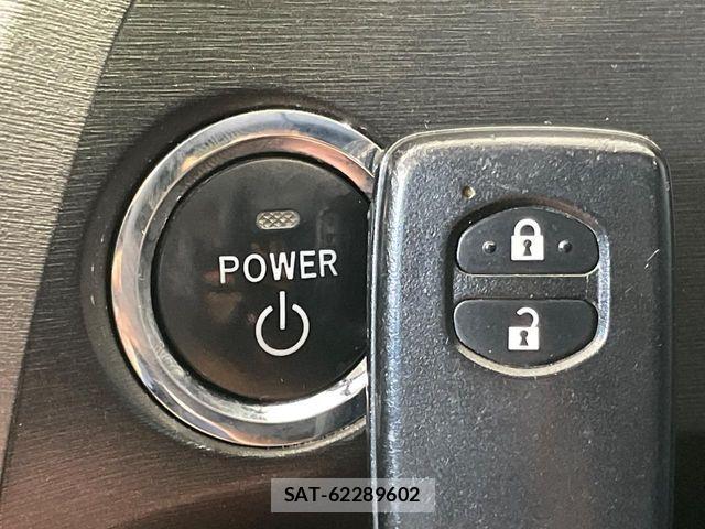 Toyota PRIUS 2011-08 8337462-7