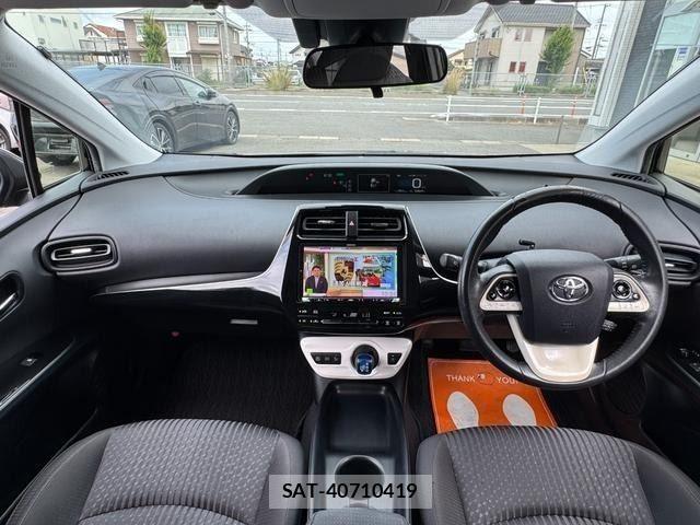 Toyota PRIUS 2016-12 8337443-1
