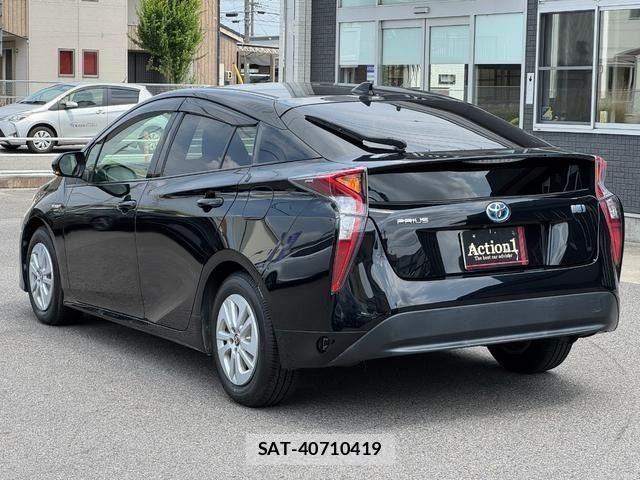 Toyota PRIUS 2016-12 8337443-3
