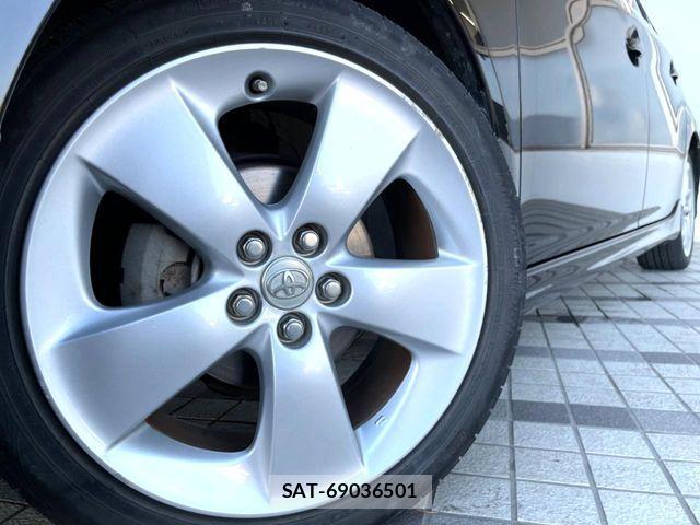 Toyota PRIUS 2011-11 8337464-12