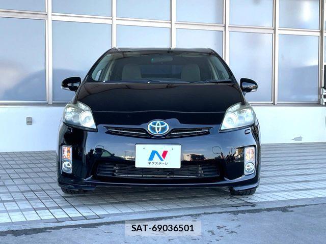 Toyota PRIUS 2011-11 8337464-13
