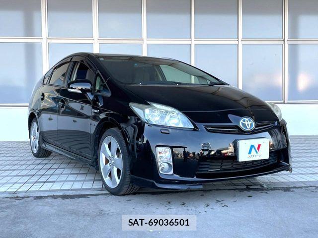 Toyota PRIUS 2011-11 8337464-15
