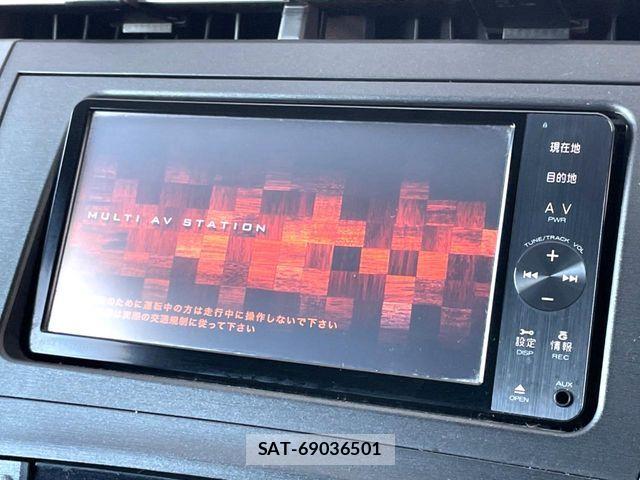 Toyota PRIUS 2011-11 8337464-2