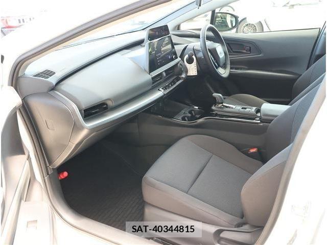 Toyota PRIUS 2024-07 8337421-14