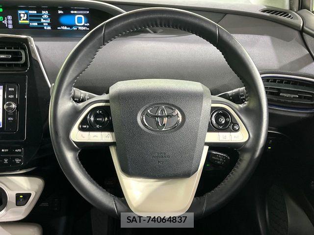 Toyota PRIUS 2017-06 8337447-10