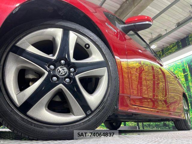 Toyota PRIUS 2017-06 8337447-12
