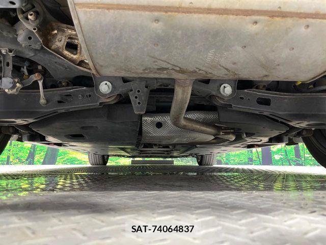 Toyota PRIUS 2017-06 8337447-18