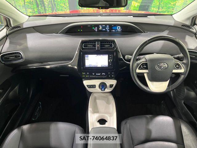 Toyota PRIUS 2017-06 8337447-4