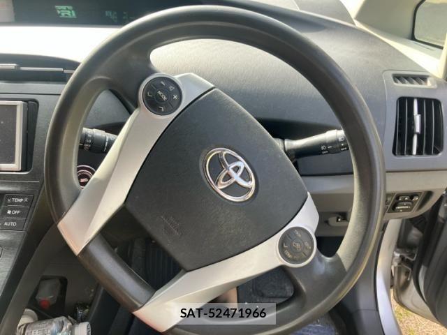Toyota PRIUS 2009-07 8337487-13