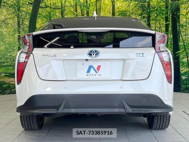 Toyota PRIUS 2016-07 8355378-14