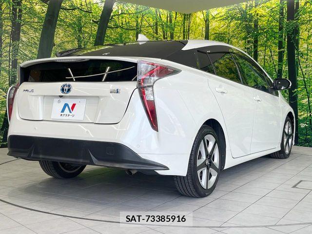 Toyota PRIUS 2016-07 8355378-16
