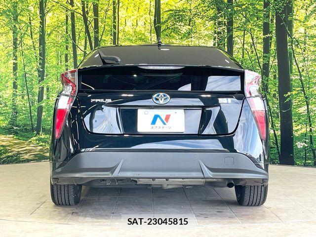Toyota PRIUS 2017-10 8355377-14