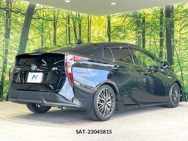 Toyota PRIUS 2017-10 8355377-16