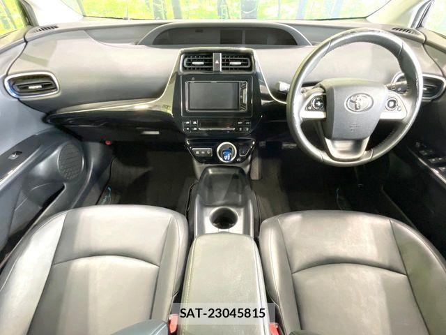 Toyota PRIUS 2017-10 8355377-1