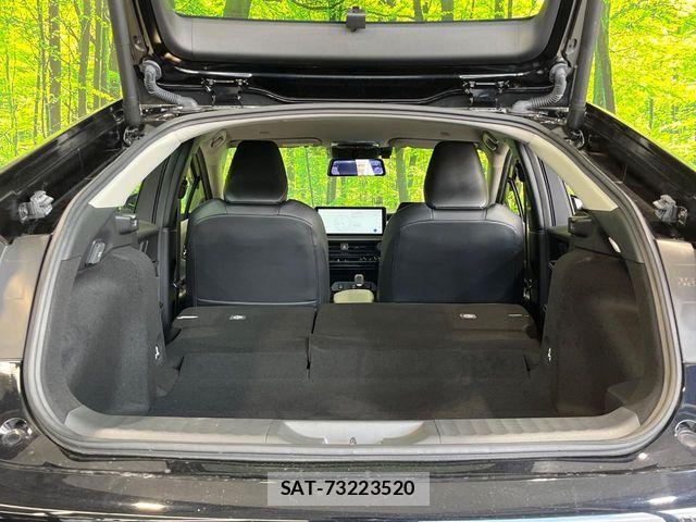 Toyota PRIUS 2023-04 8355353-9