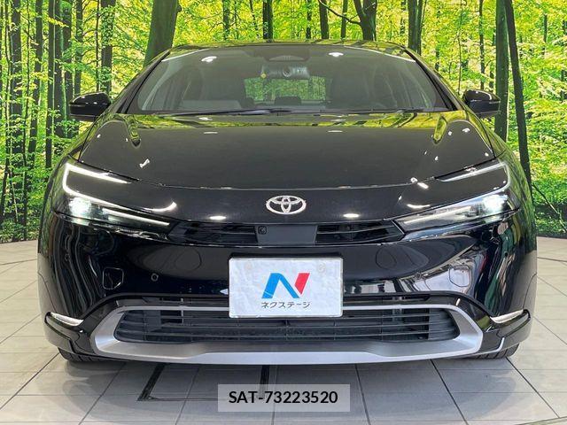 Toyota PRIUS 2023-04 8355353-13