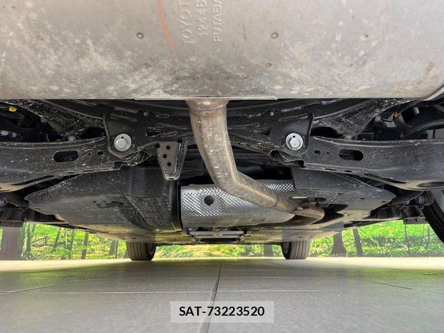 Toyota PRIUS 2023-04 8355353-18
