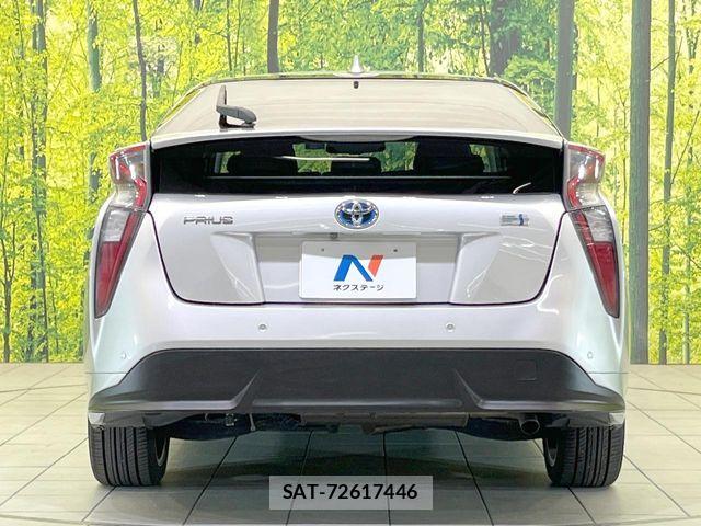 Toyota PRIUS 2016-05 8355374-14