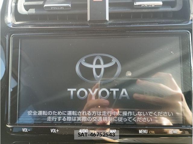 Toyota PRIUS 2021-07 8355371-13