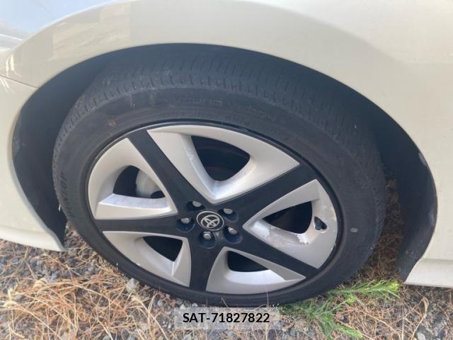 Toyota PRIUS 2018-08 8355383-10