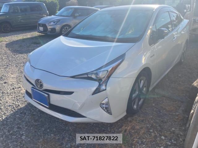 Toyota PRIUS 2018-08 8355383-1