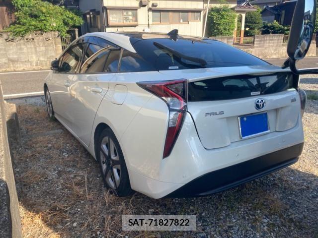 Toyota PRIUS 2018-08 8355383-2