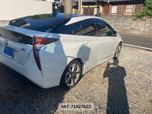 Toyota PRIUS 2018-08 8355383-3