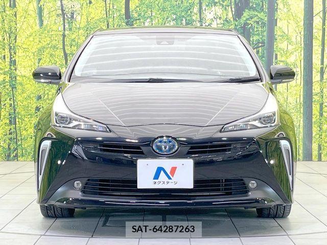 Toyota PRIUS 2021-12 8355365-13