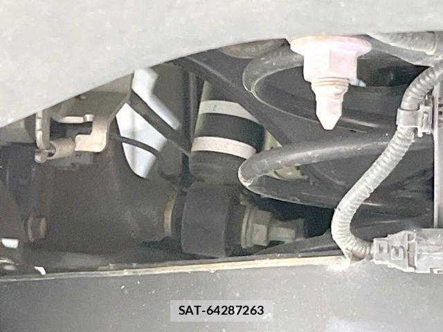 Toyota PRIUS 2021-12 8355365-19
