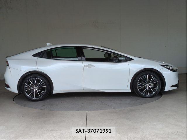 Toyota PRIUS 2024-03 8355358-17