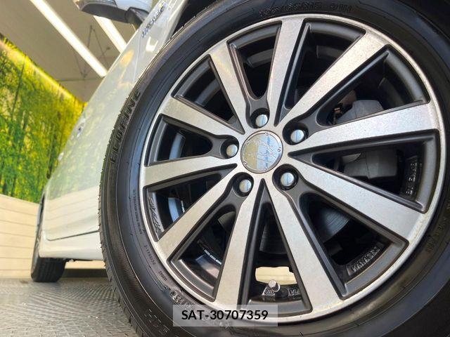 Toyota PRIUS 2012-10 8355388-11