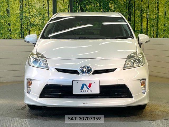 Toyota PRIUS 2012-10 8355388-12