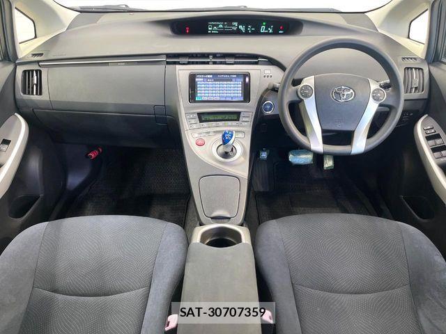 Toyota PRIUS 2012-10 8355388-1