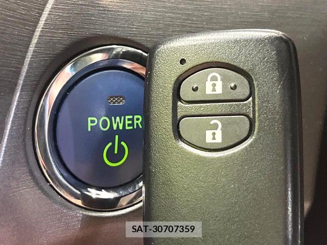 Toyota PRIUS 2012-10 8355388-3