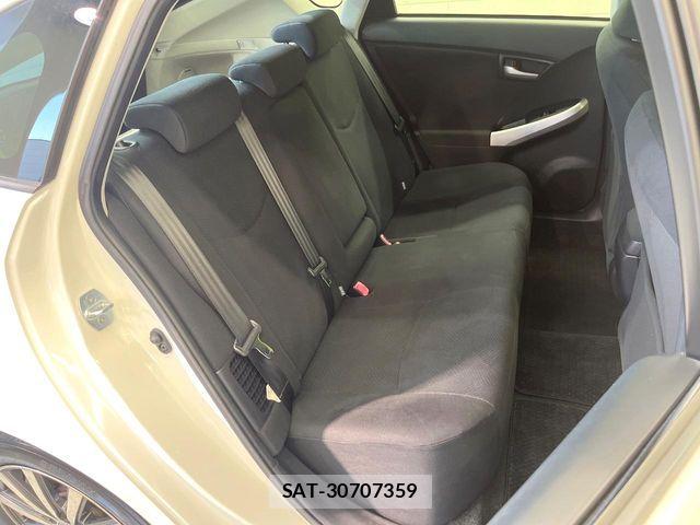Toyota PRIUS 2012-10 8355388-7