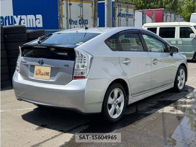 Toyota PRIUS 2011-09 8355396-1