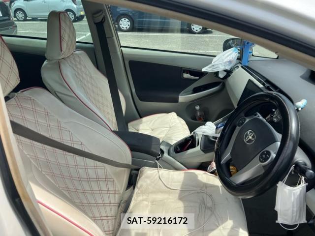 Toyota PRIUS 2010-05 8355400-11