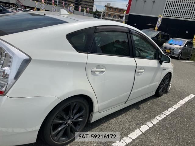 Toyota PRIUS 2010-05 8355400-3