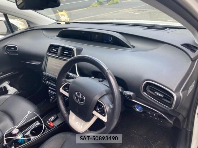 Toyota PRIUS 2016-08 8355379-9